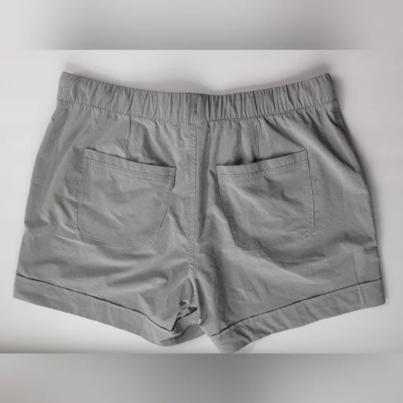 Athleta Searsucker Short, Size Medium, Mid-Rise - Picture 3 of 7